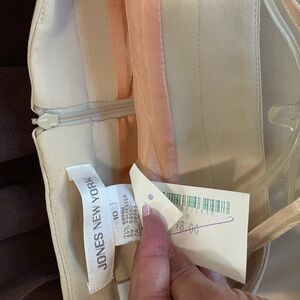 Light brown blazer. 71 % Rayon 29 % Poliéster